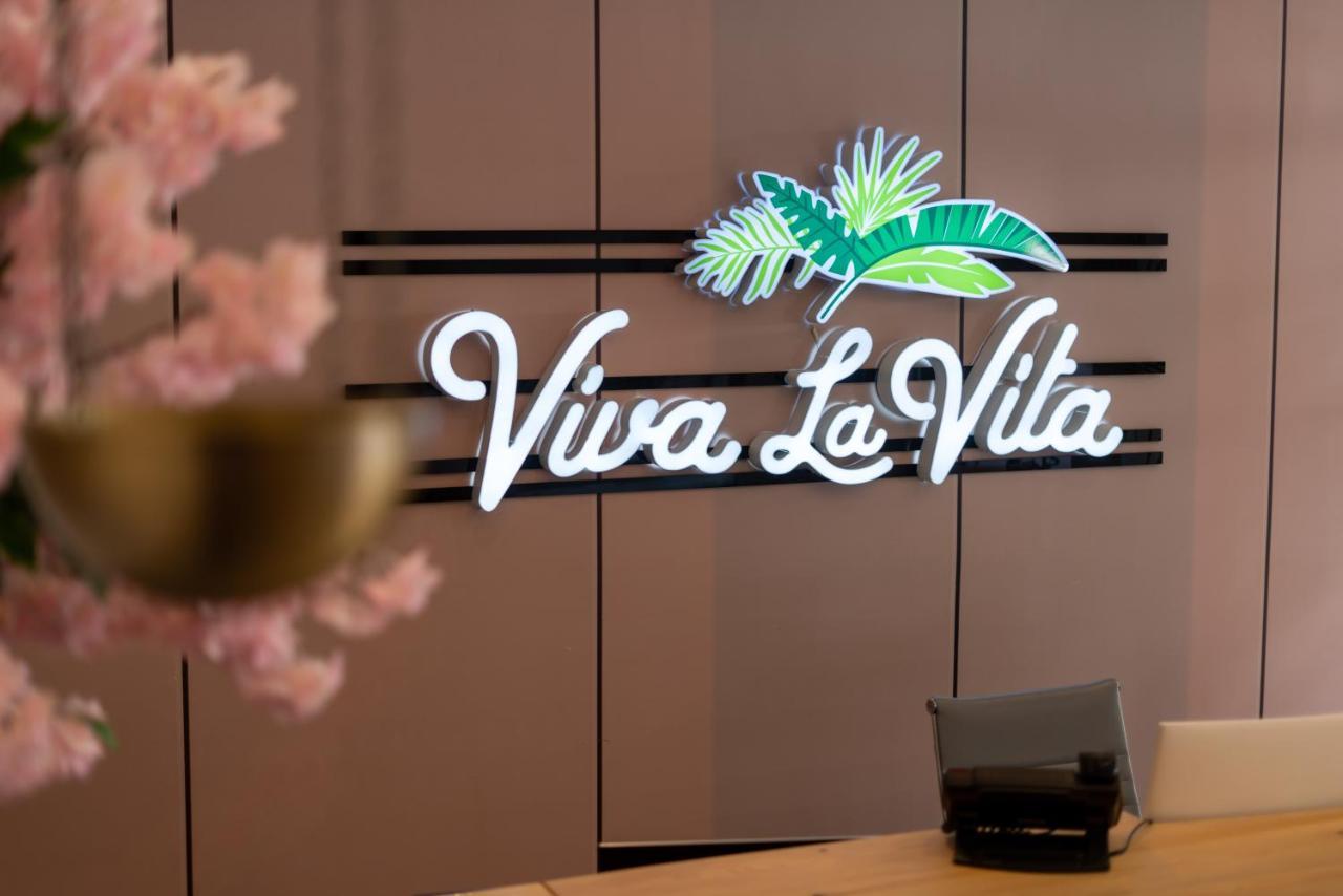 Viva La Vita Hotel Smirne Esterno foto