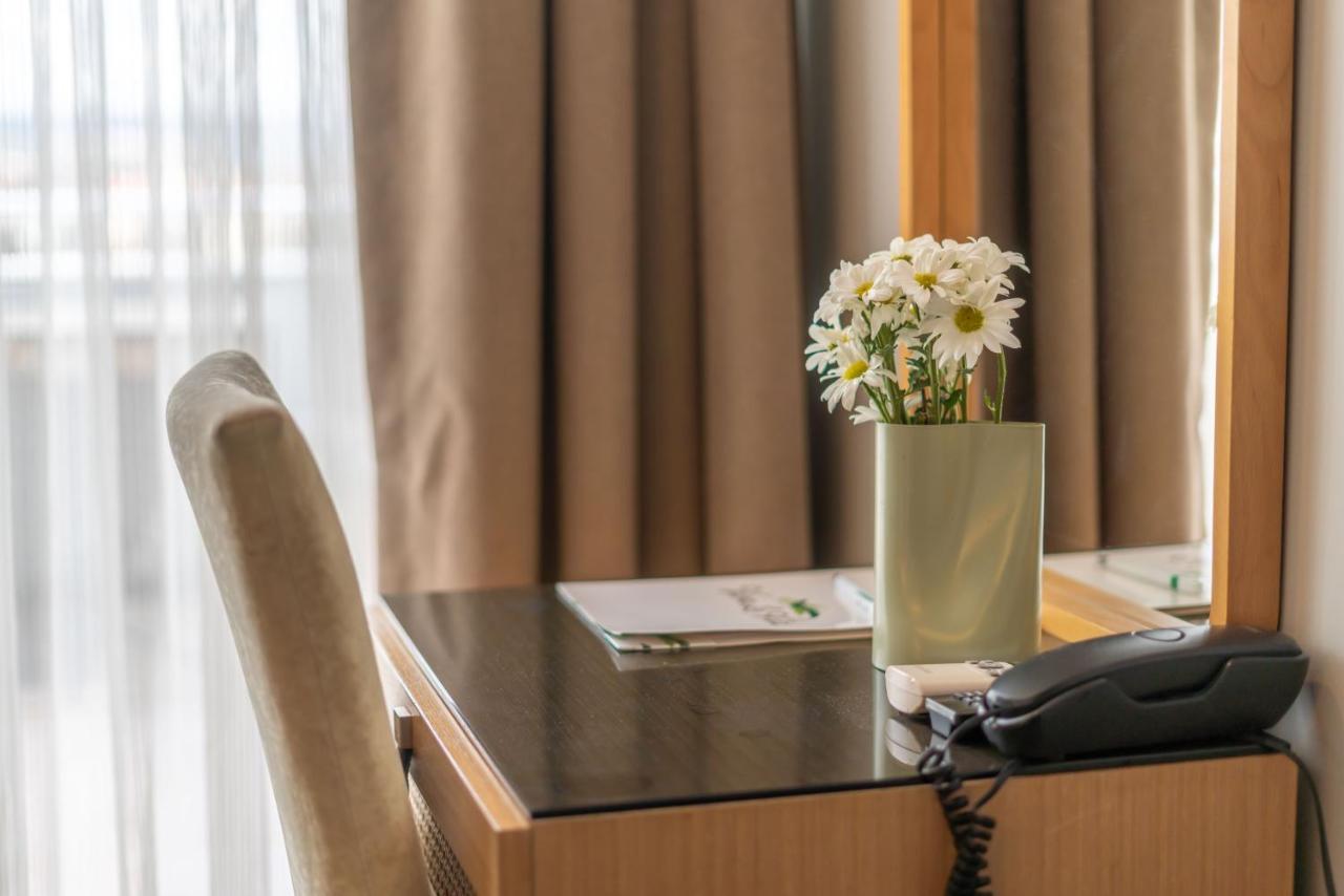 Viva La Vita Hotel Smirne Esterno foto